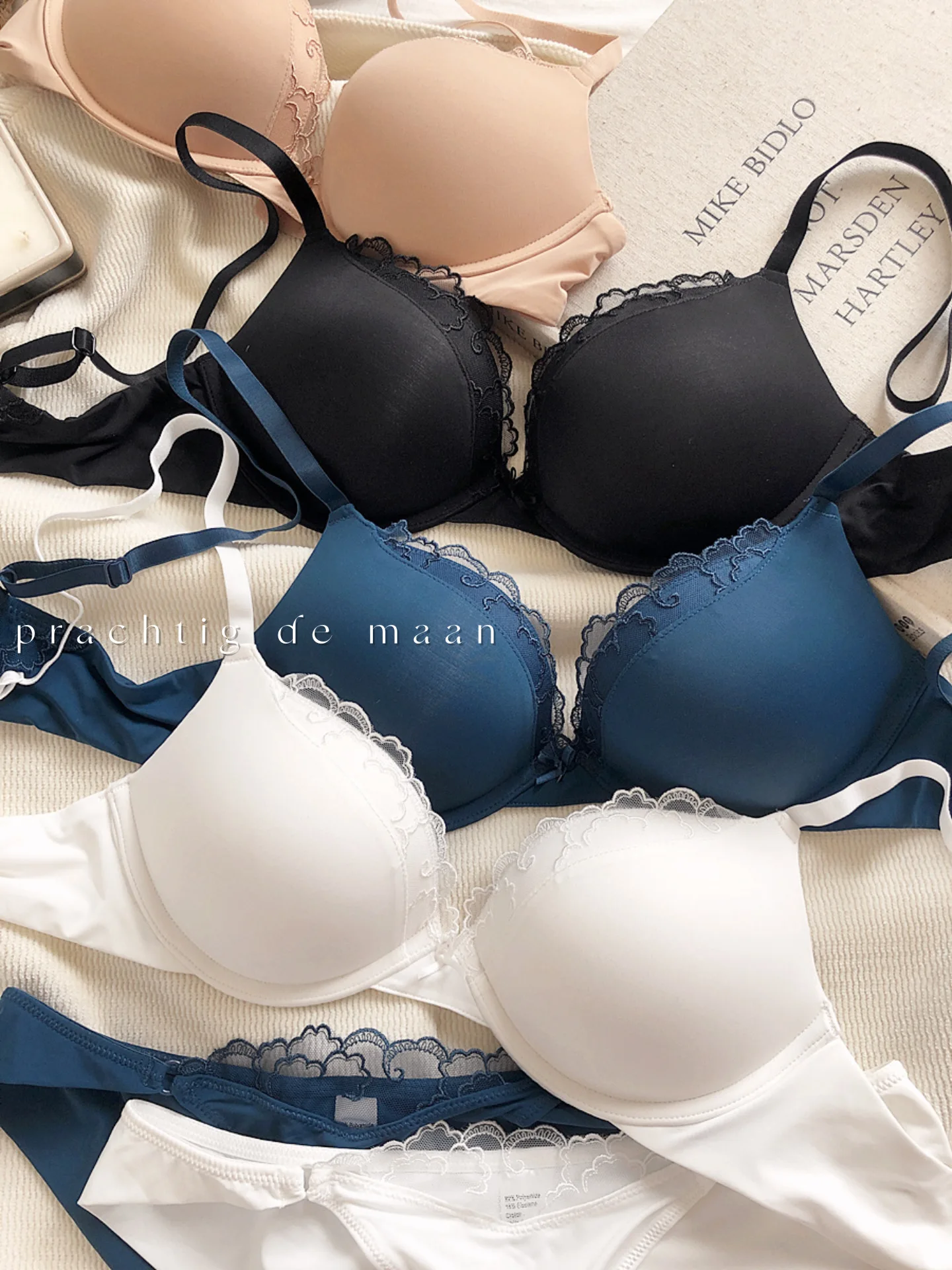 1 Set/Europe Women Underwear Set Sexy Push Up Bra and Panties Set Lace Romantic Comfort Lingerie Adjustable Straps Brassiere Set
1 Set/Europe Women Underwear Set Sexy Push Up Bra and Panties Set Lace Romantic Comfort Lingerie Adjustable Straps Brassiere Set