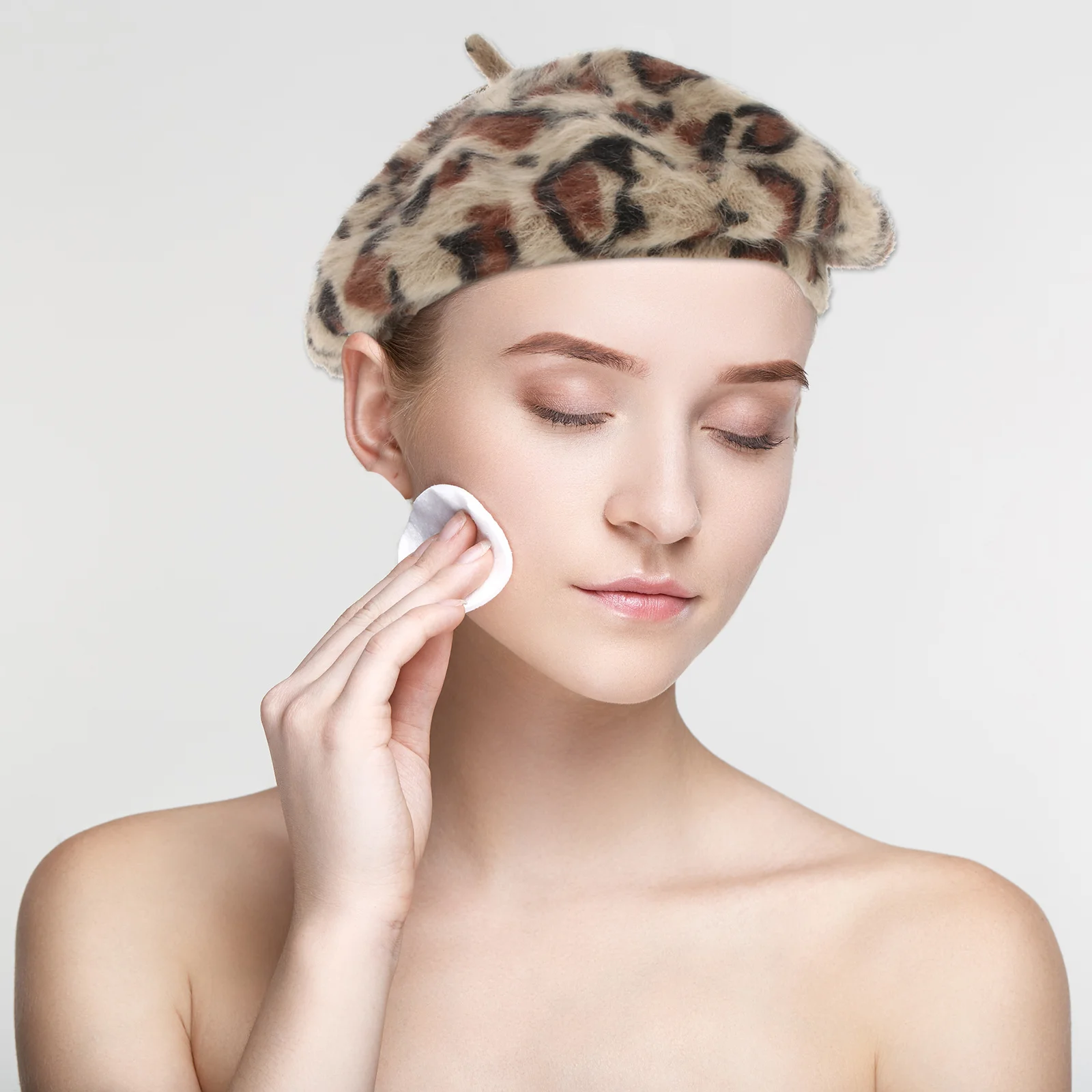 Women'S Beret Hat Leopard Print Winter Fall Soft French Style Lady Cap Sunshade Breathable All-Match Outfit Accessory
Women'S Beret Hat Leopard Print Winter Fall Soft French Style Lady Cap Sunshade Breathable All-Match Outfit Accessory