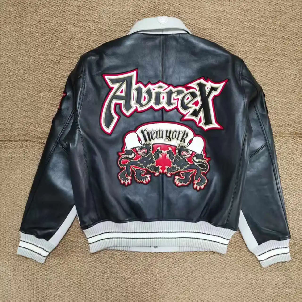 AVIREX 50th Anniversary Fall/Winter Collection Men's Color-Block Lambskin Jacket with Quilted Lining Genuine Leather Coat Top
AVIREX 50th Anniversary Fall/Winter Collection Men's Color-Block Lambskin Jacket with Quilted Lining Genuine Leather Coat Top