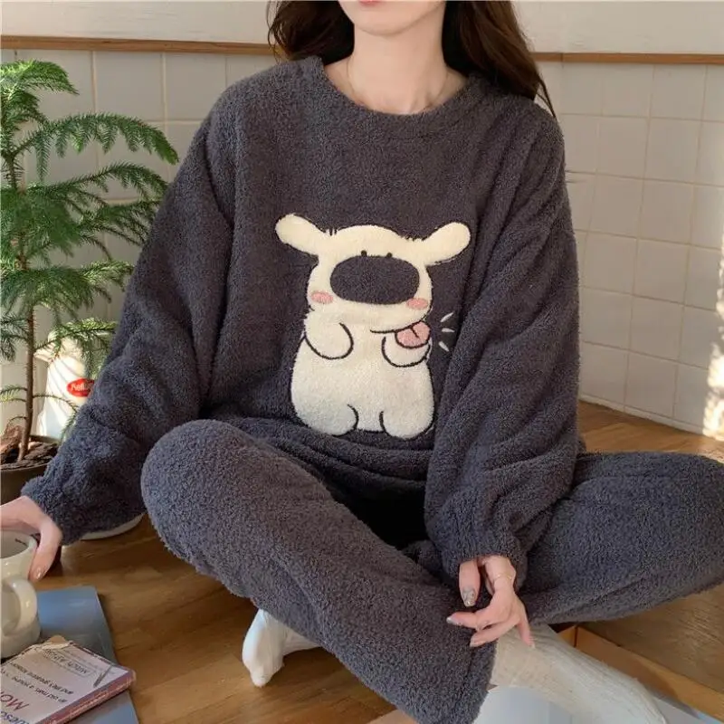 Пижамы из кораллового флиса для девочек, кавайные осенне-зимние минималистичные утепленные пижамы с длинными рукавами, домашняя одежда, комплект из двух предметов, допамин, хит продаж
Пижамы из кораллового флиса для девочек, кавайные осенне-зимние минималистичные утепленные пижамы с длинными рукавами, домашняя одежда, комплект из двух предметов, допамин, хит продаж