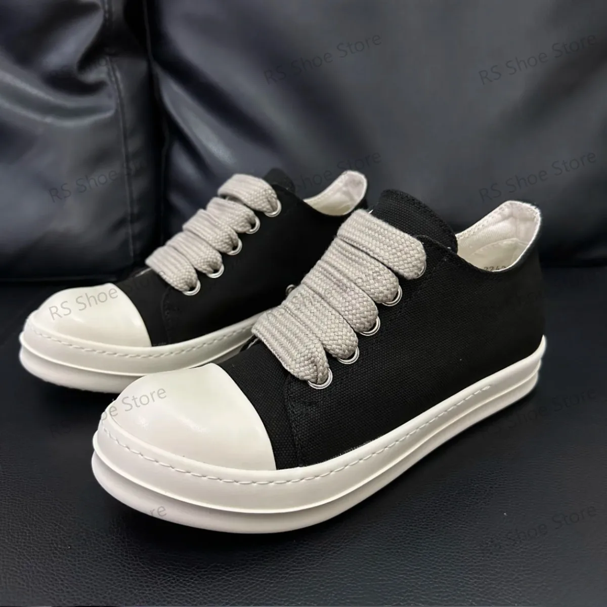 Brand Men Shoe R-o Women Sneakers Black Canvas Low Top Casual Sneaker Thick Sole Jumbo Laces Luxury Flat Shoes Boots
Brand Men Shoe R-o Women Sneakers Black Canvas Low Top Casual Sneaker Thick Sole Jumbo Laces Luxury Flat Shoes Boots