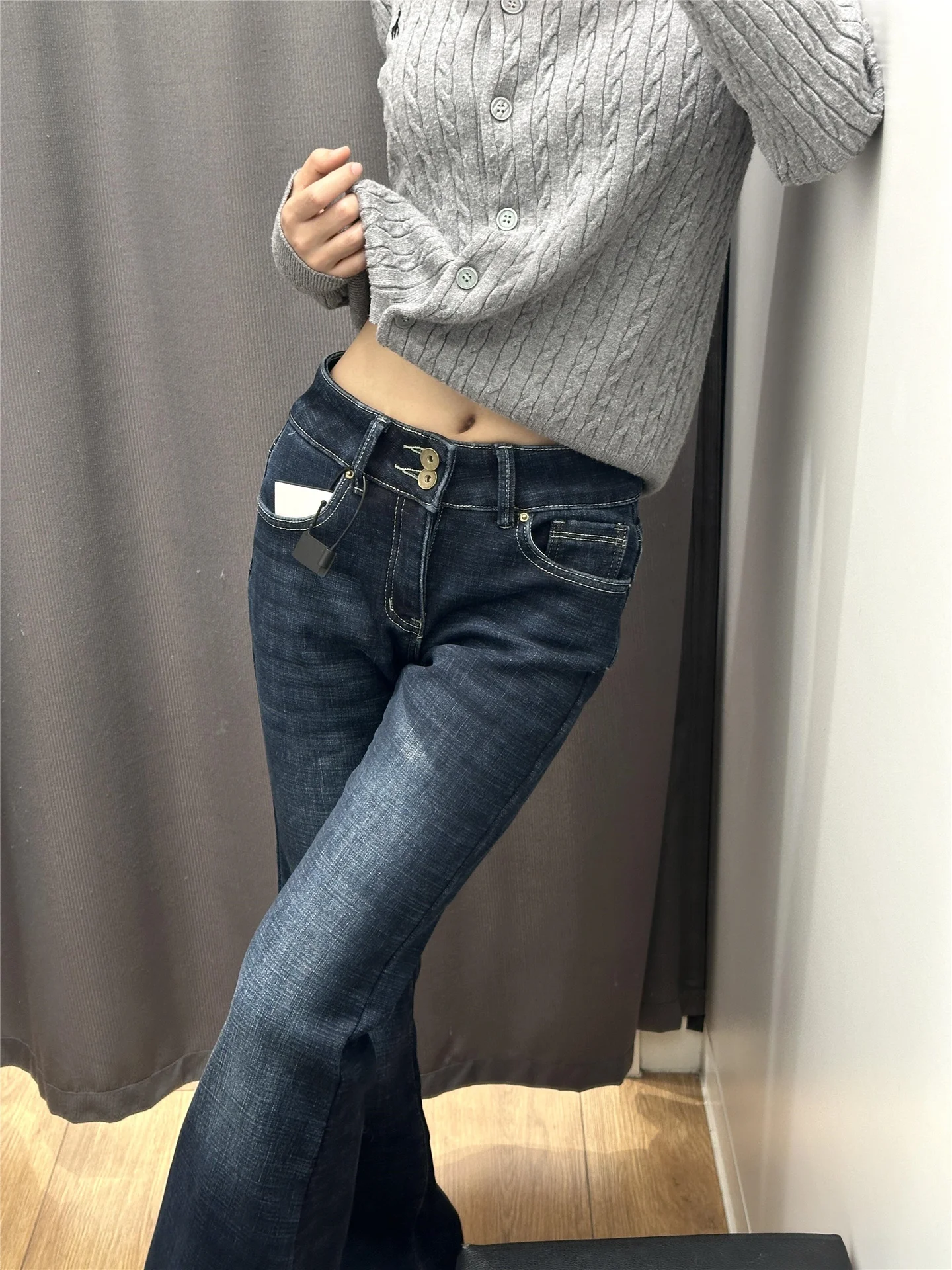 Retro American Y2K Deep Blue Flared Jeans Women's Slimming Extended Low Waist Pants Cotton Casual Washed Bell Bottoms
Retro American Y2K Deep Blue Flared Jeans Women's Slimming Extended Low Waist Pants Cotton Casual Washed Bell Bottoms