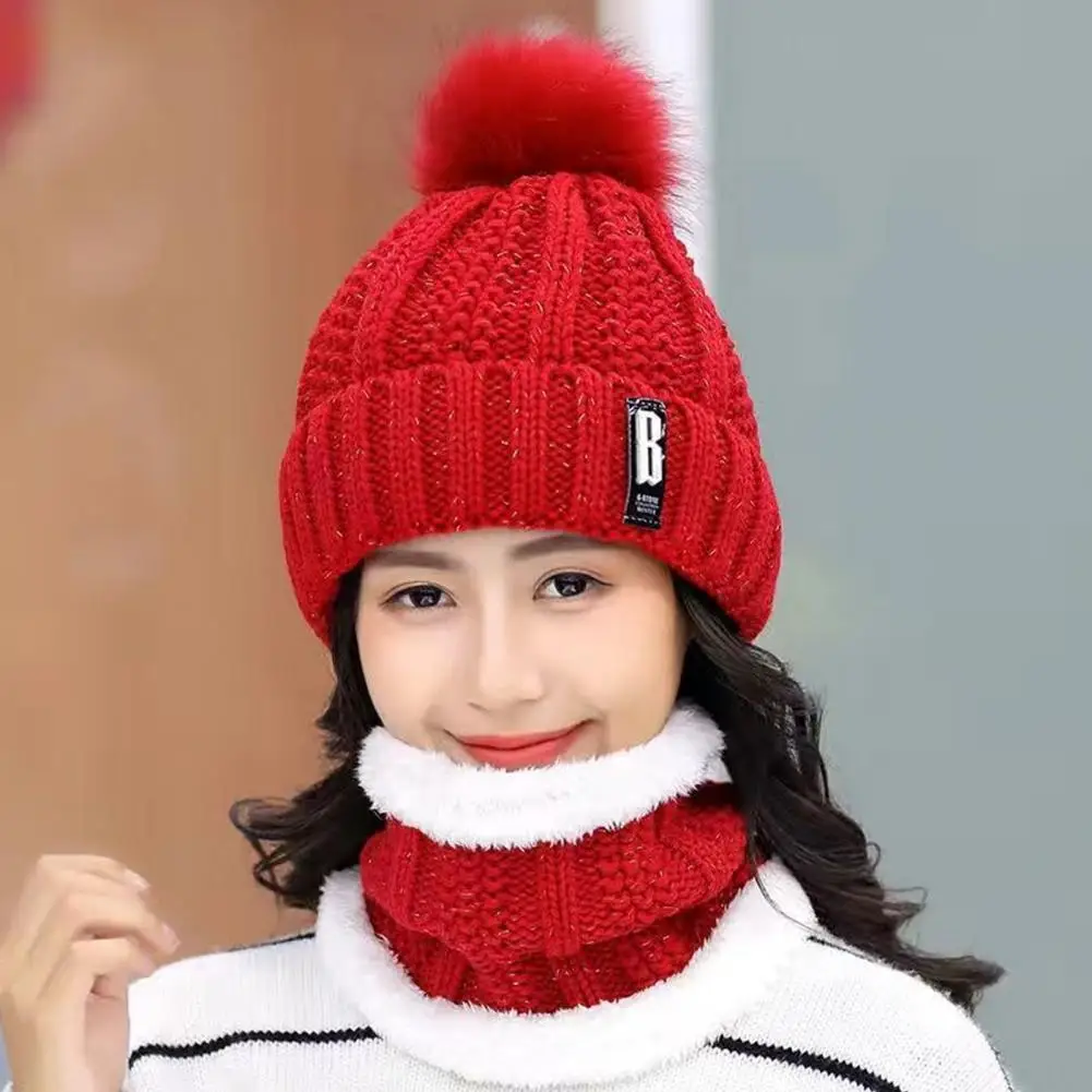 2 Pcs/Set Women Hat Scarf Set Plush Ball Solid Color Fleece Knitted Elastic Cozy Fit Winter Beanie Neck Warmer Set for Skiing
2 Pcs/Set Women Hat Scarf Set Plush Ball Solid Color Fleece Knitted Elastic Cozy Fit Winter Beanie Neck Warmer Set for Skiing
