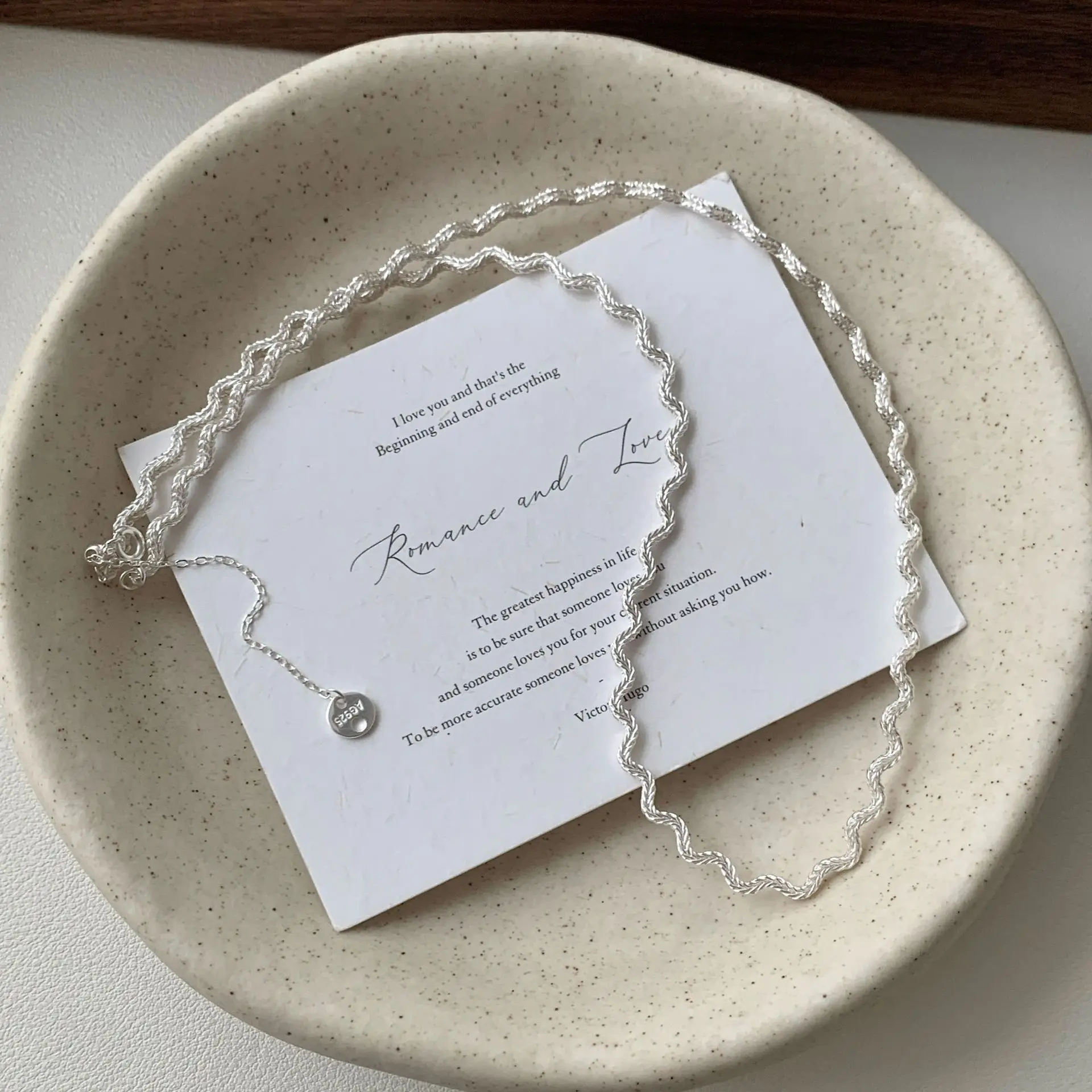 CHOZON S925 однотонное серебряное ожерелье с подвеской в виде волны, французская органическая оптовая продажа, изящные многослойные украшения для женщин
CHOZON S925 однотонное серебряное ожерелье с подвеской в виде волны, французская органическая оптовая продажа, изящные многослойные украшения для женщин