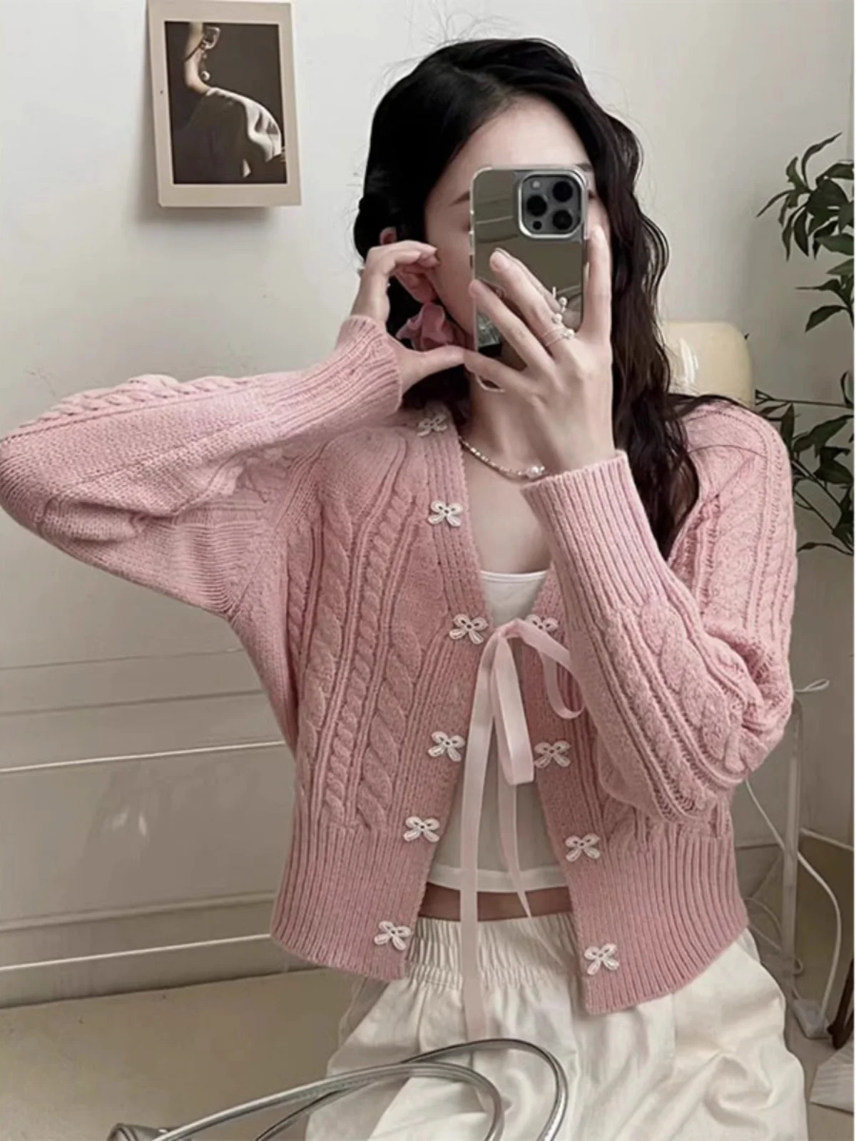Korean Style Knot Knitted Open Cardigan Women's Fashion Commute Style Long Sleeve V-Neck Short Length Color
Korean Style Knot Knitted Open Cardigan Women's Fashion Commute Style Long Sleeve V-Neck Short Length Color
