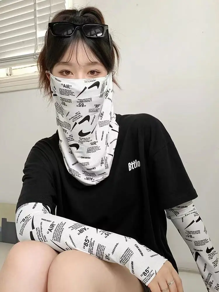 Balaclava Motorcycle Breathable Neck Full Face Mask Windproof Dustproof with Sleeves for Aprilia Sr150 Sr50 Rsv4 Tuono 1000 V4
Balaclava Motorcycle Breathable Neck Full Face Mask Windproof Dustproof with Sleeves for Aprilia Sr150 Sr50 Rsv4 Tuono 1000 V4