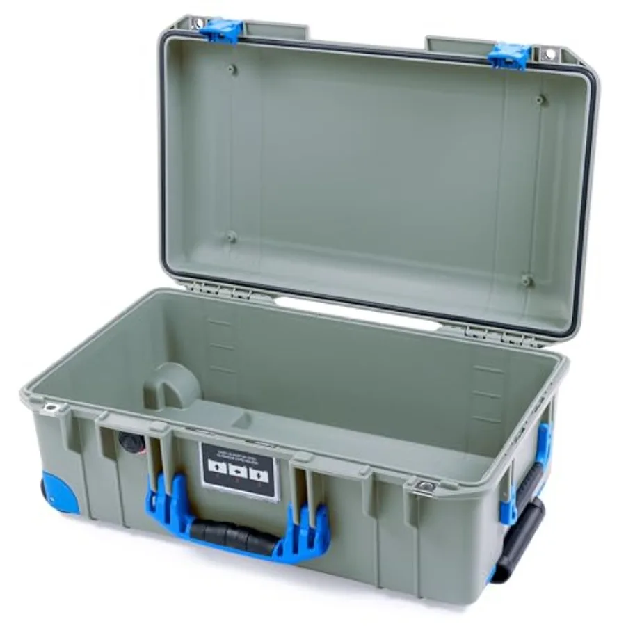 Pelican Air 1535 Carry-On for travel, lightweight polypropylene, sage green, waterproof with latches and trolley system
Pelican Air 1535 Carry-On for travel, lightweight polypropylene, sage green, waterproof with latches and trolley system