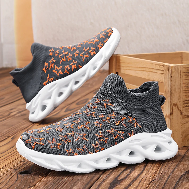 Hot Selling Couples Lightweight Soft Sports Shoes Versatile High Top Running Shoes Autumn Retro Outdoor Walking Shoes for Parks
Hot Selling Couples Lightweight Soft Sports Shoes Versatile High Top Running Shoes Autumn Retro Outdoor Walking Shoes for Parks
