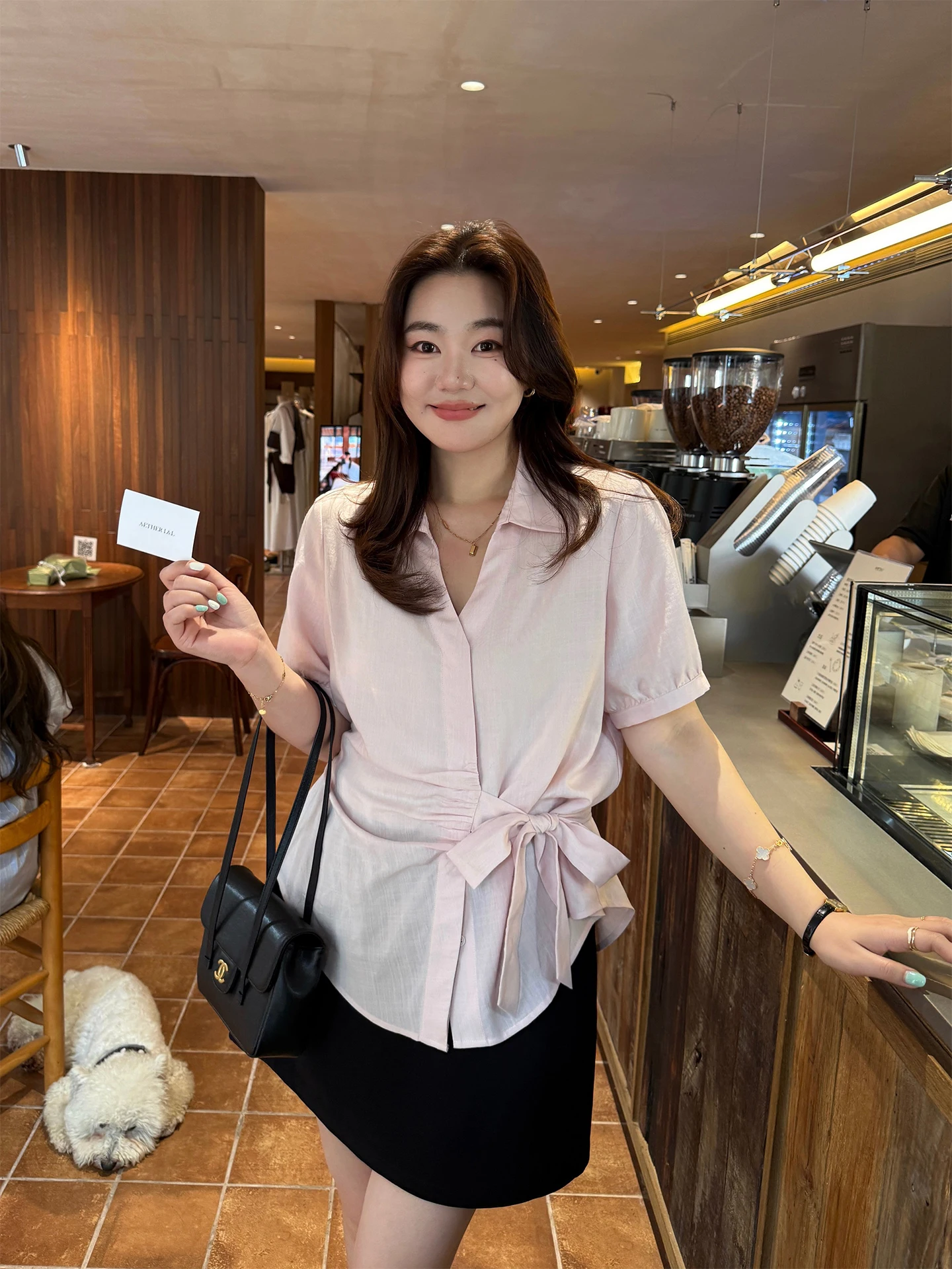 Женская рубашка больших размеров с эффектом похудения, повседневный стиль, с завязками на талии, асимметричный дизайн, короткий рукав, на пуговицах
Женская рубашка больших размеров с эффектом похудения, повседневный стиль, с завязками на талии, асимметричный дизайн, короткий рукав, на пуговицах