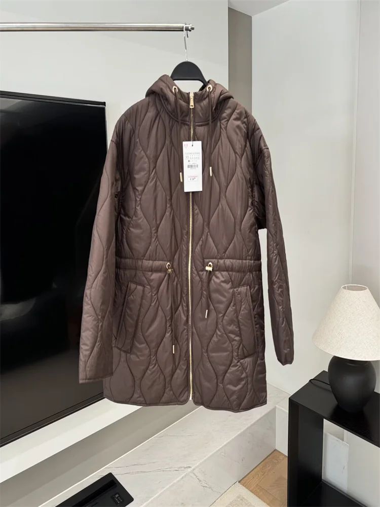 Новая женская стеганая куртка 2026 года в французском повседневном стиле с длинным рукавом, воротником-стойкой, на завязках и скрытым поясом
Новая женская стеганая куртка 2026 года в французском повседневном стиле с длинным рукавом, воротником-стойкой, на завязках и скрытым поясом