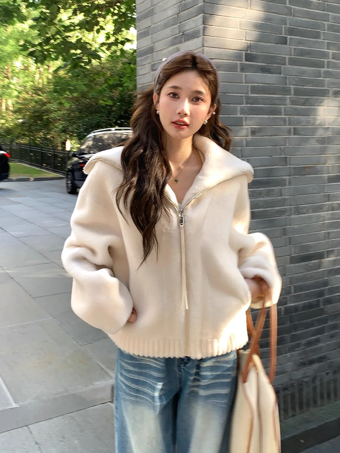 Daisy Ultrine мериносовая шерстяная шуба с темно-синим воротником, женская осень-зима 2022, новинка ort Sle, теплая однотонная свободная посадка на молнии
Daisy Ultrine мериносовая шерстяная шуба с темно-синим воротником, женская осень-зима 2022, новинка ort Sle, теплая однотонная свободная посадка на молнии