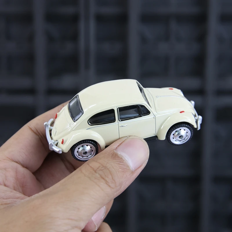 Модель автомобиля Volkswagen Classic Beetle из сплава, масштаб 1:54, с высокой детализацией, тонкой отделкой и отличным качеством.
Модель автомобиля Volkswagen Classic Beetle из сплава, масштаб 1:54, с высокой детализацией, тонкой отделкой и отличным качеством.
