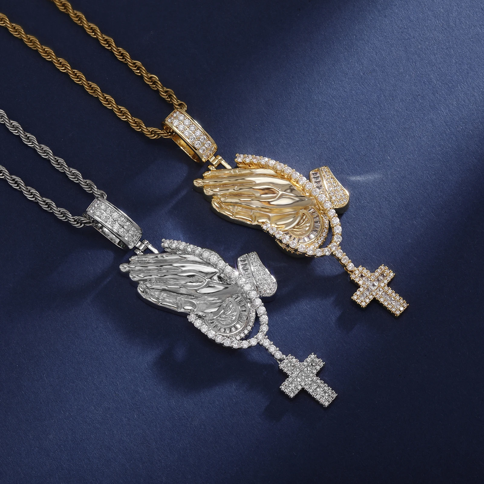 Iced Out Bling Praying Hands Cross Pendants Necklace Cubic Zirconia Brass Gold Plated Hand Of Prayer Charm For Men Women Jewelry
Iced Out Bling Praying Hands Cross Pendants Necklace Cubic Zirconia Brass Gold Plated Hand Of Prayer Charm For Men Women Jewelry