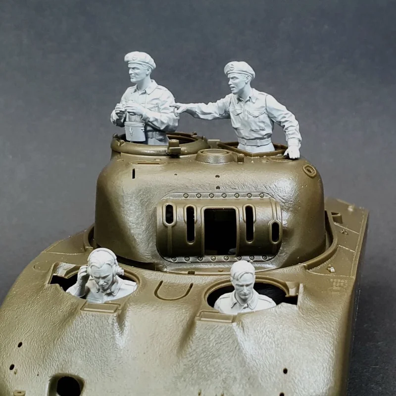 1/35 Scale Resin Soldier Figure Kit WW2 British Armored Tank 4 Figures (without Tank) Unassembled Unpainted Miniature Toy 205
1/35 Scale Resin Soldier Figure Kit WW2 British Armored Tank 4 Figures (without Tank) Unassembled Unpainted Miniature Toy 205