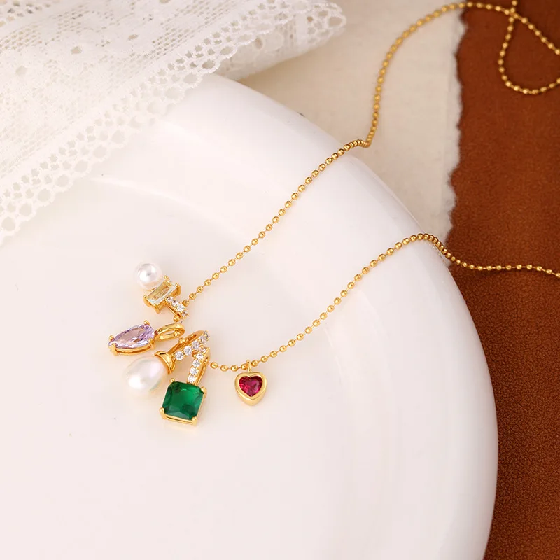 Chelsea Light Layers Necklace - ChromaFlair® Zirconia Tiers, 2.5μm 18K Gold Collar with Fluid Drape
Chelsea Light Layers Necklace - ChromaFlair® Zirconia Tiers, 2.5μm 18K Gold Collar with Fluid Drape
