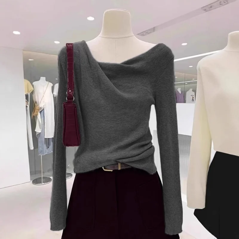 2025High-End Elegant Gray Drop Collar Long Sleeve Knitted Sweater Women, Autumn Winter Design Sense Sweater Base La
2025High-End Elegant Gray Drop Collar Long Sleeve Knitted Sweater Women, Autumn Winter Design Sense Sweater Base La