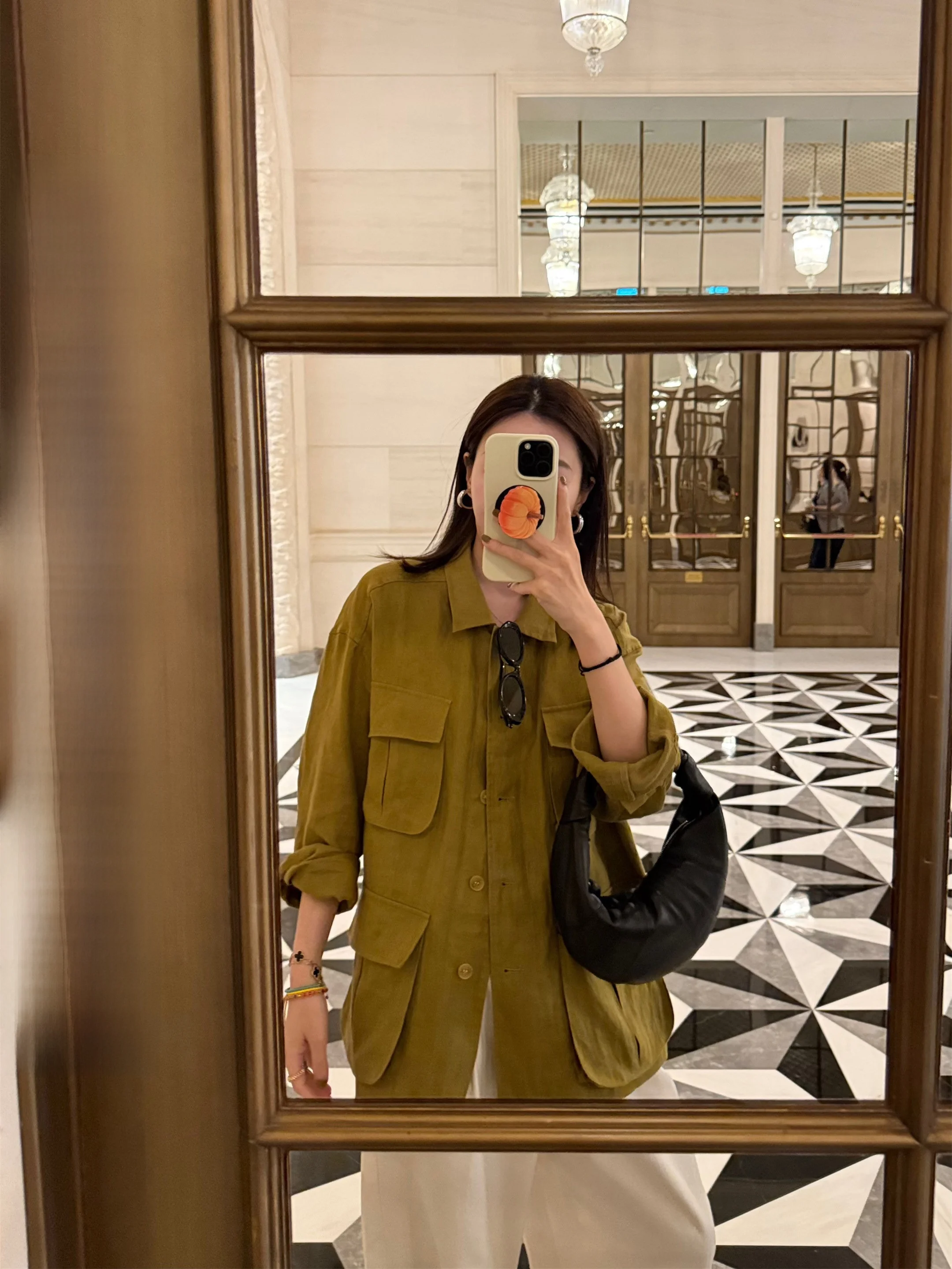 Женская льняная рабочая куртка свободного кроя Elielim, осенняя, на раннюю осень, с длинными рукавами и множеством карманов, модная, повседневная.
Женская льняная рабочая куртка свободного кроя Elielim, осенняя, на раннюю осень, с длинными рукавами и множеством карманов, модная, повседневная.