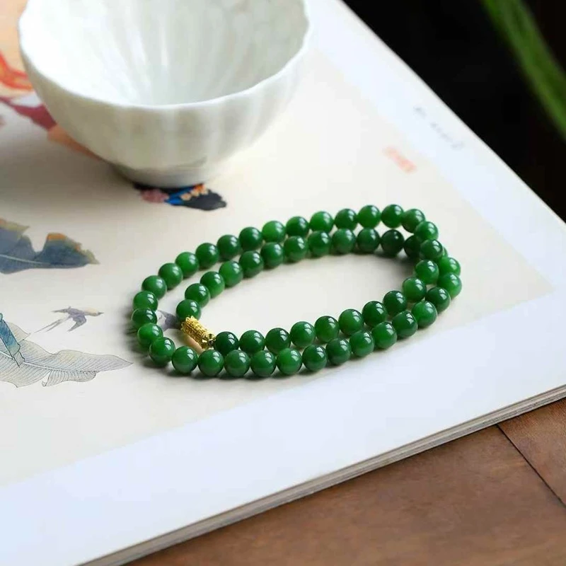 Натуральное ожерелье из старинного шпинатно-зеленого нефрита Хотан (Россия)
Натуральное ожерелье из старинного шпинатно-зеленого нефрита Хотан (Россия)