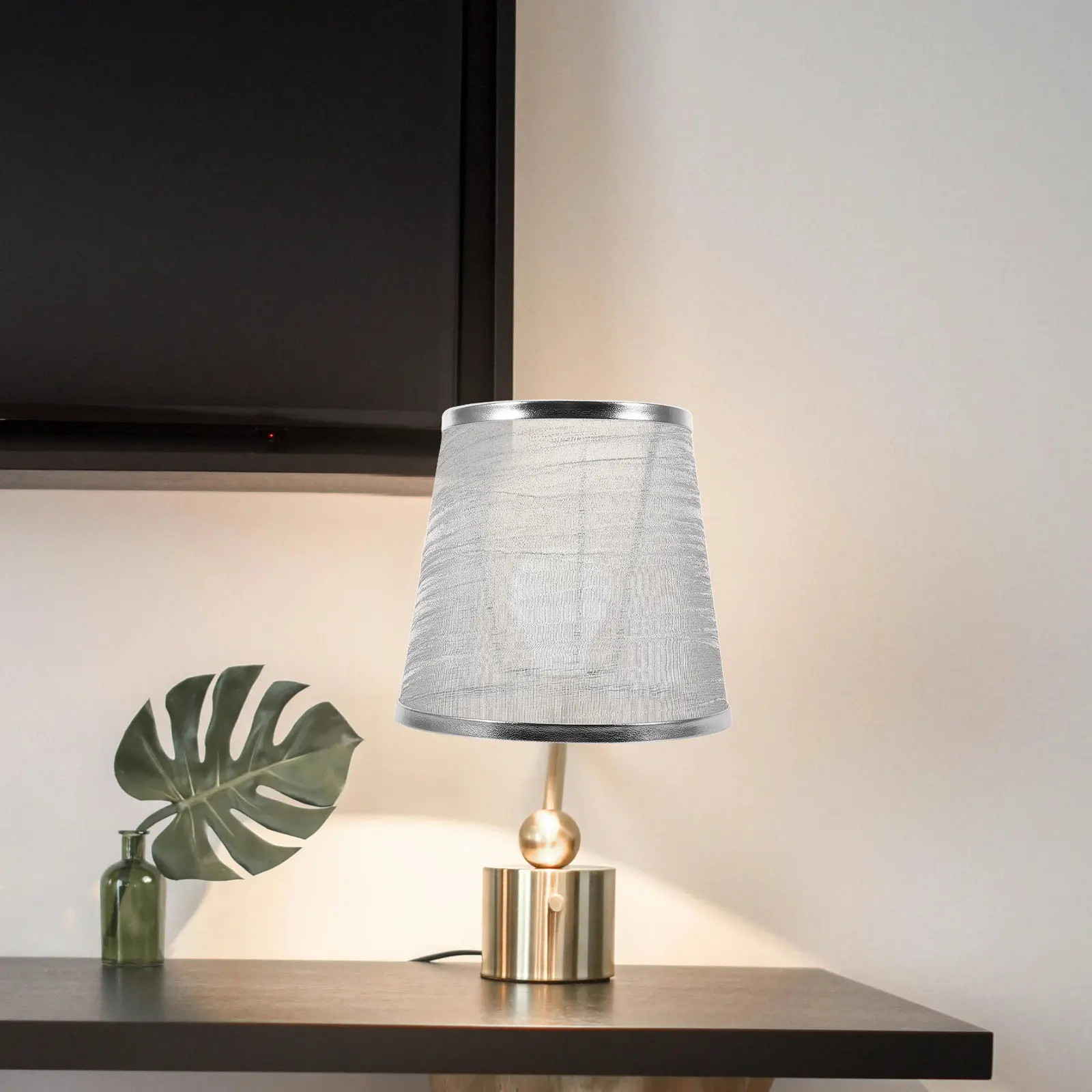 Transparent Lamp Shade Replacement E27 Bulb Small Lampshade Detachable Design for Living Room Bedroom 4Cm Diameter Clip on Lamp
Transparent Lamp Shade Replacement E27 Bulb Small Lampshade Detachable Design for Living Room Bedroom 4Cm Diameter Clip on Lamp