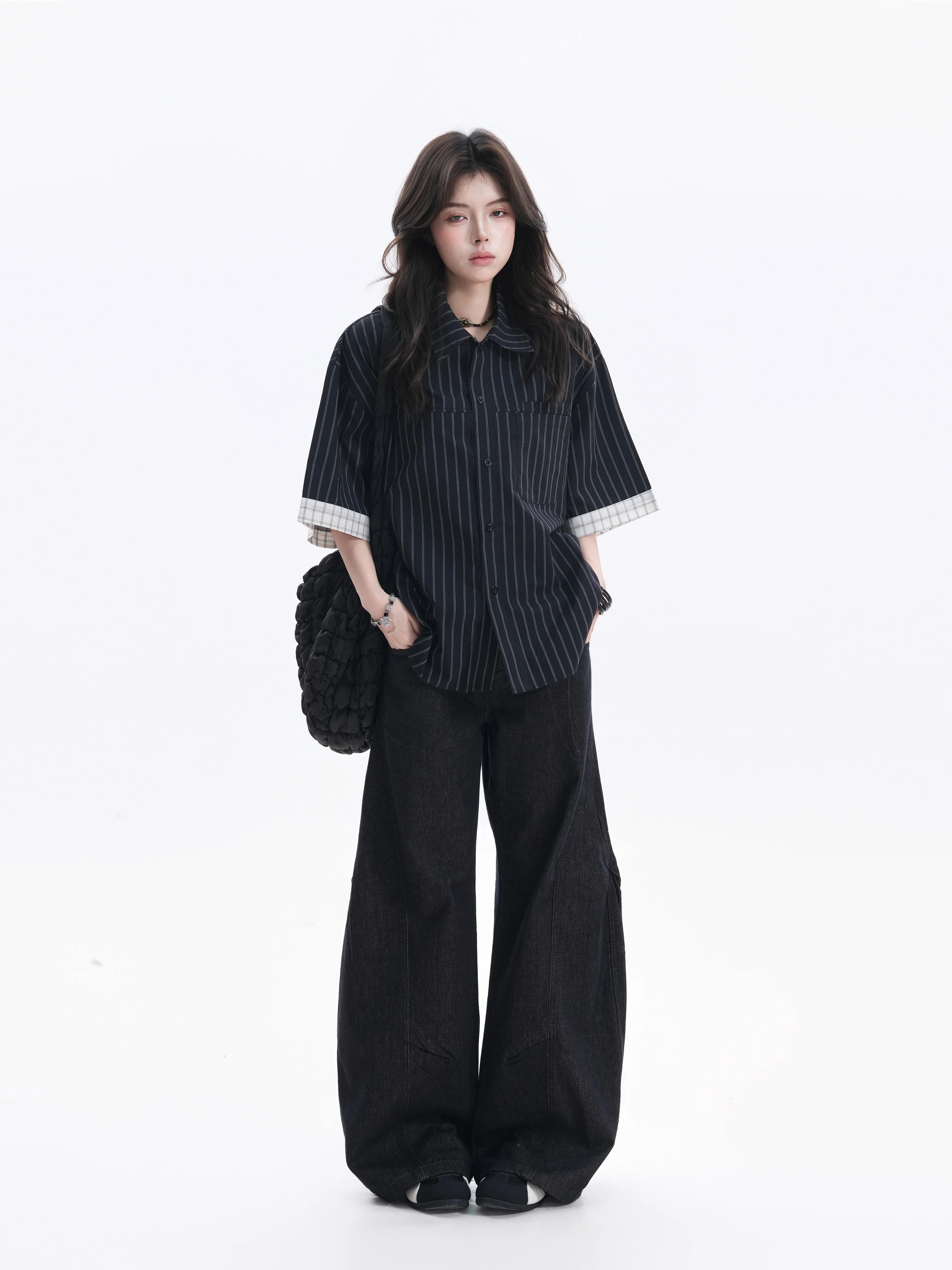 Loose Women's Short Sleeve Shirt Casual Style Neutral Old Money Stripe Pattern Comfortable Cotton Summer Fashion Trend
Loose Women's Short Sleeve Shirt Casual Style Neutral Old Money Stripe Pattern Comfortable Cotton Summer Fashion Trend