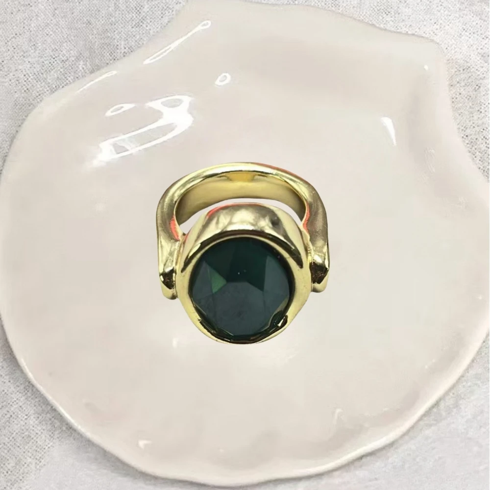 Classic high-end retro palace style oval colored crystal ring, women's accessories, give friends party gifts
Classic high-end retro palace style oval colored crystal ring, women's accessories, give friends party gifts