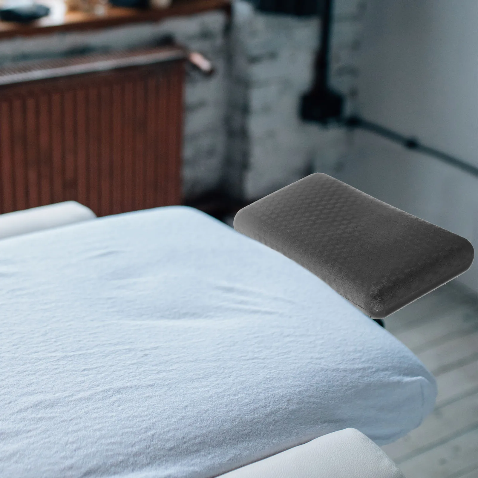 Beauty Bed Headrest PU Material Pillow Salon Massage Shampoo Chair Attachment Comfortable Replacement Hair Supply 
Beauty Bed Headrest PU Material Pillow Salon Massage Shampoo Chair Attachment Comfortable Replacement Hair Supply