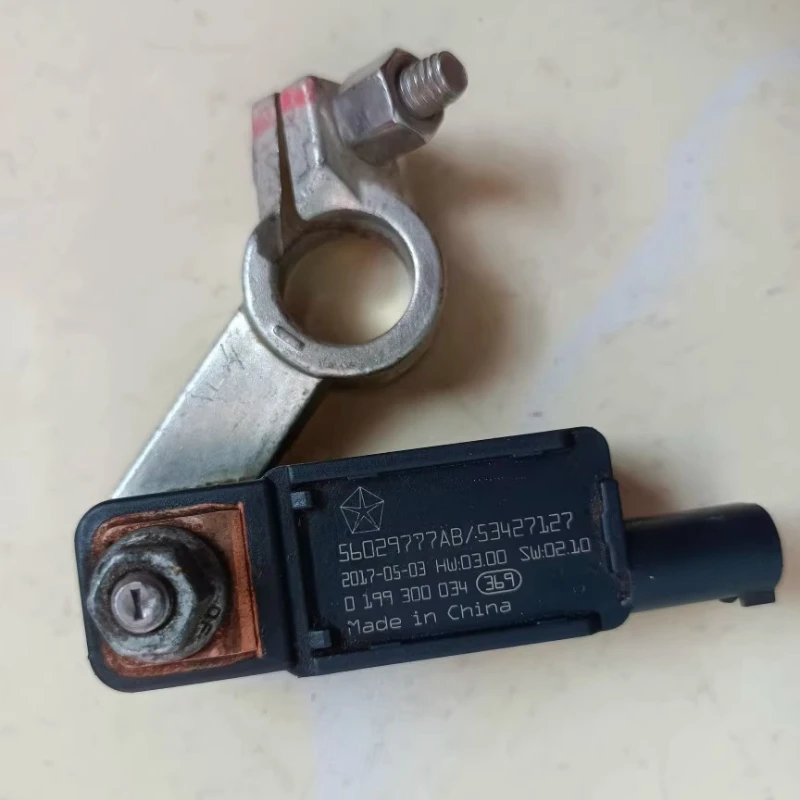 Suitable for JEEP Free Light Compass Freeman Jeep Compass Battery Sensor Battery Sensor Original Disassembly
Suitable for JEEP Free Light Compass Freeman Jeep Compass Battery Sensor Battery Sensor Original Disassembly