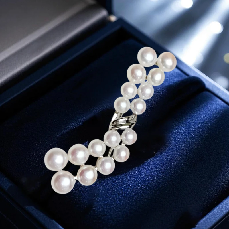 Elegant Handmade Freshwater Pearl Bow Brooch Atmospheric Geometry Autumn and Winter Coat Corsage Accessories for Women Ornament
Elegant Handmade Freshwater Pearl Bow Brooch Atmospheric Geometry Autumn and Winter Coat Corsage Accessories for Women Ornament