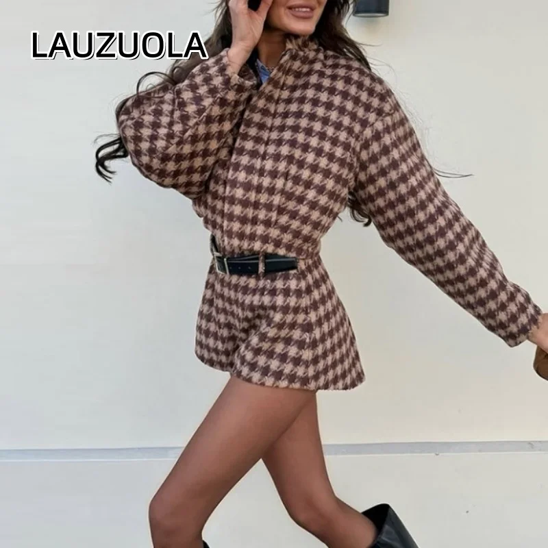 2 Piece Women Cropped Jacket AndWide Leg Shorts Suit Outfits 2025 New Antumn Winter Fashion Plaid Short Pants Matching Set
2 Piece Women Cropped Jacket AndWide Leg Shorts Suit Outfits 2025 New Antumn Winter Fashion Plaid Short Pants Matching Set