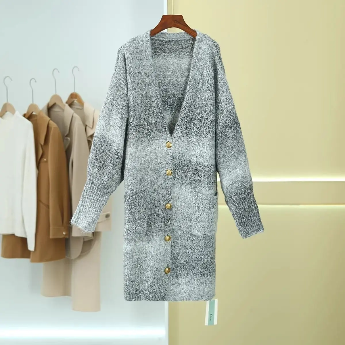 Женский Mujer, осенне-зимний теплый шерстяной кашемировый вязаный свободный кардиган с длинными рукавами, женский винтажный свитер с v-образным вырезом, куртка F609
Женский Mujer, осенне-зимний теплый шерстяной кашемировый вязаный свободный кардиган с длинными рукавами, женский винтажный свитер с v-образным вырезом, куртка F609