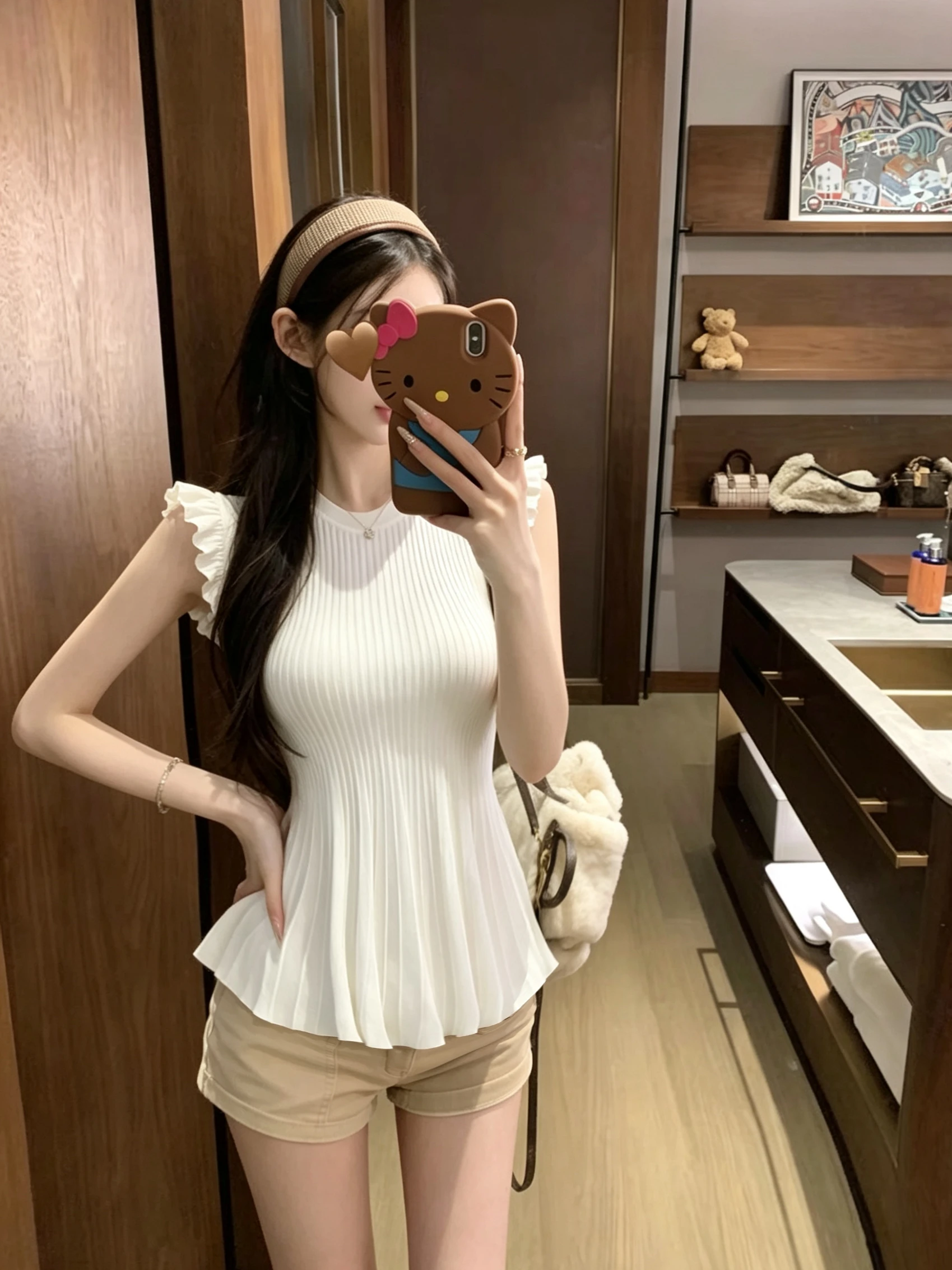 Kumikumi White round Neck Ruffle Knitted Vest Women's Summer Slimming Versatile Top Quality Knitwear Fashionable Style
Kumikumi White round Neck Ruffle Knitted Vest Women's Summer Slimming Versatile Top Quality Knitwear Fashionable Style