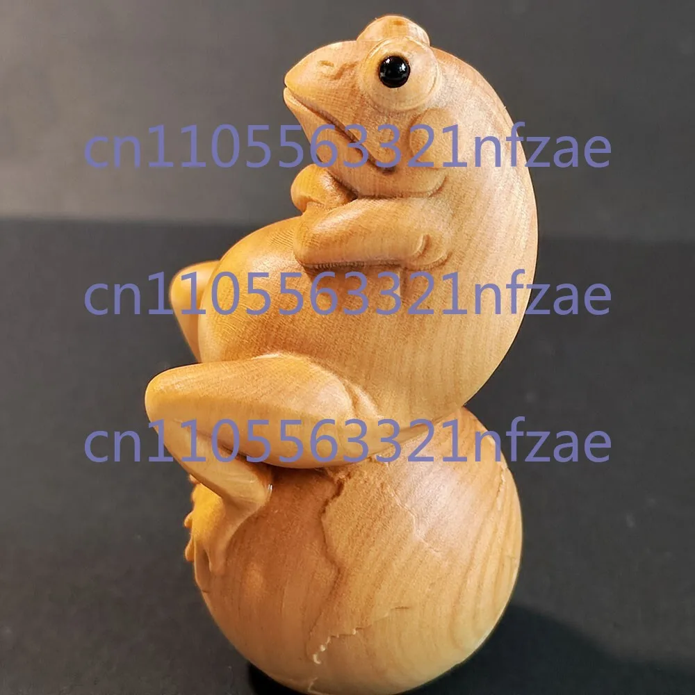 Chinese collection Carved Boxwood frog Figurine Netsuke Funny Frog figure art
Chinese collection Carved Boxwood frog Figurine Netsuke Funny Frog figure art