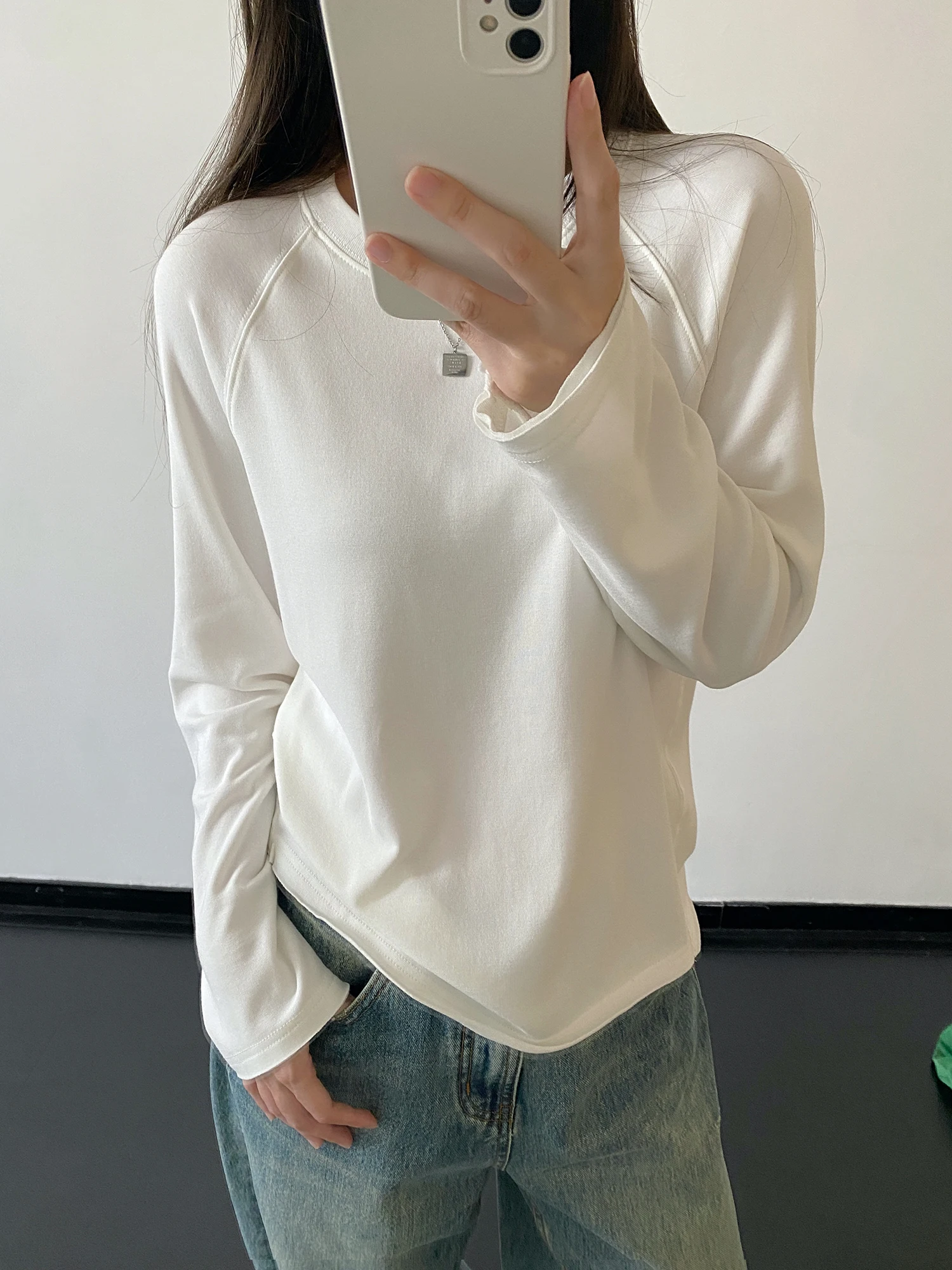 Loose round Ne Base irt Long Sve T-irt Women's Spring Autumn Camere oulder Insertion Top Comfortable Breathable
Loose round Ne Base irt Long Sve T-irt Women's Spring Autumn Camere oulder Insertion Top Comfortable Breathable