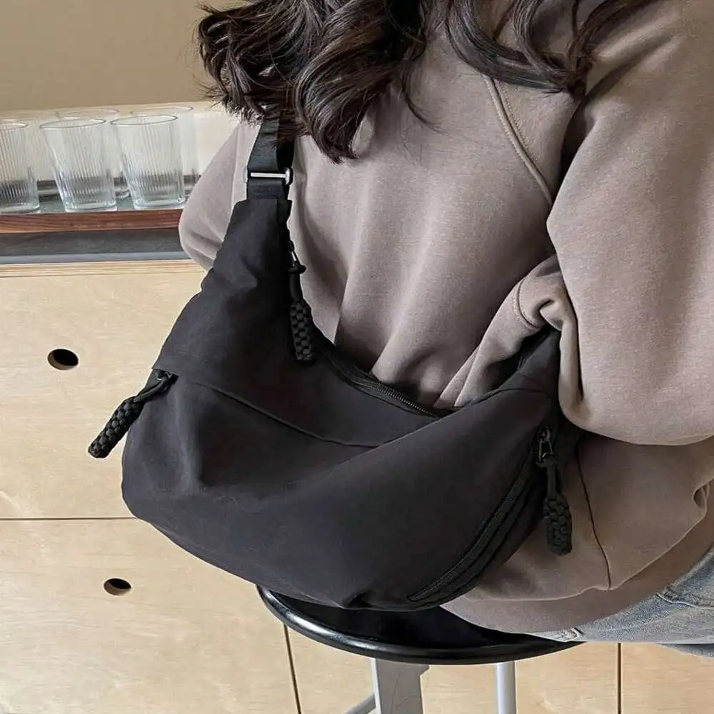 Модная цветная нейлоновая водонепроницаемая сумка через плечо — широкий ремешок с несколькими молниями
Модная цветная нейлоновая водонепроницаемая сумка через плечо — широкий ремешок с несколькими молниями