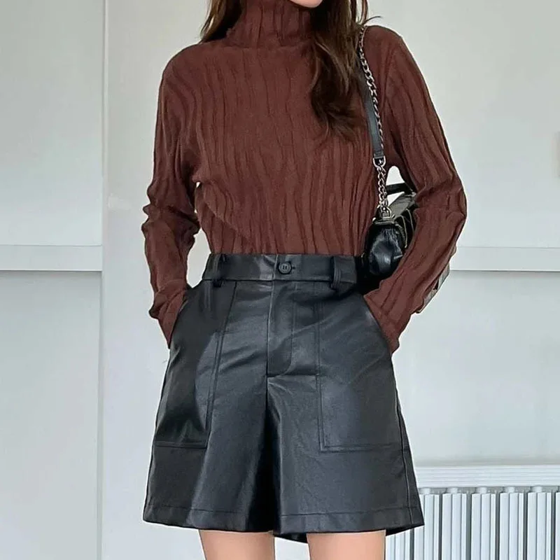 Autumn Winter Women PU Leather Button Pockets Wide Leg Shorts Ladies Elastic Waist Loose Five Points Faux Leather Trouser Shorts
Autumn Winter Women PU Leather Button Pockets Wide Leg Shorts Ladies Elastic Waist Loose Five Points Faux Leather Trouser Shorts