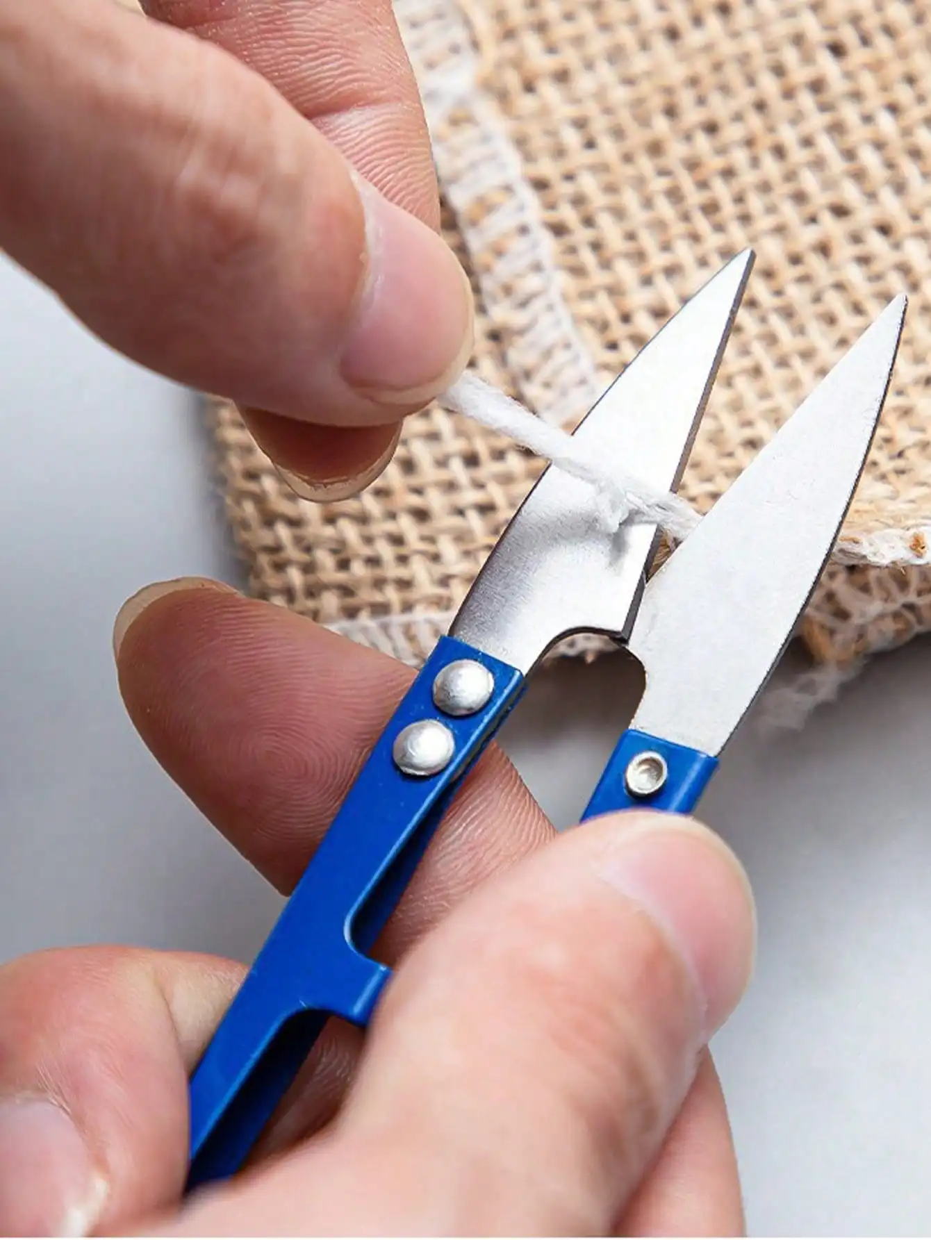 Practical stainless steel U-shaped scissors, portable and compact, suitable for precision operation,
Practical stainless steel U-shaped scissors, portable and compact, suitable for precision operation,