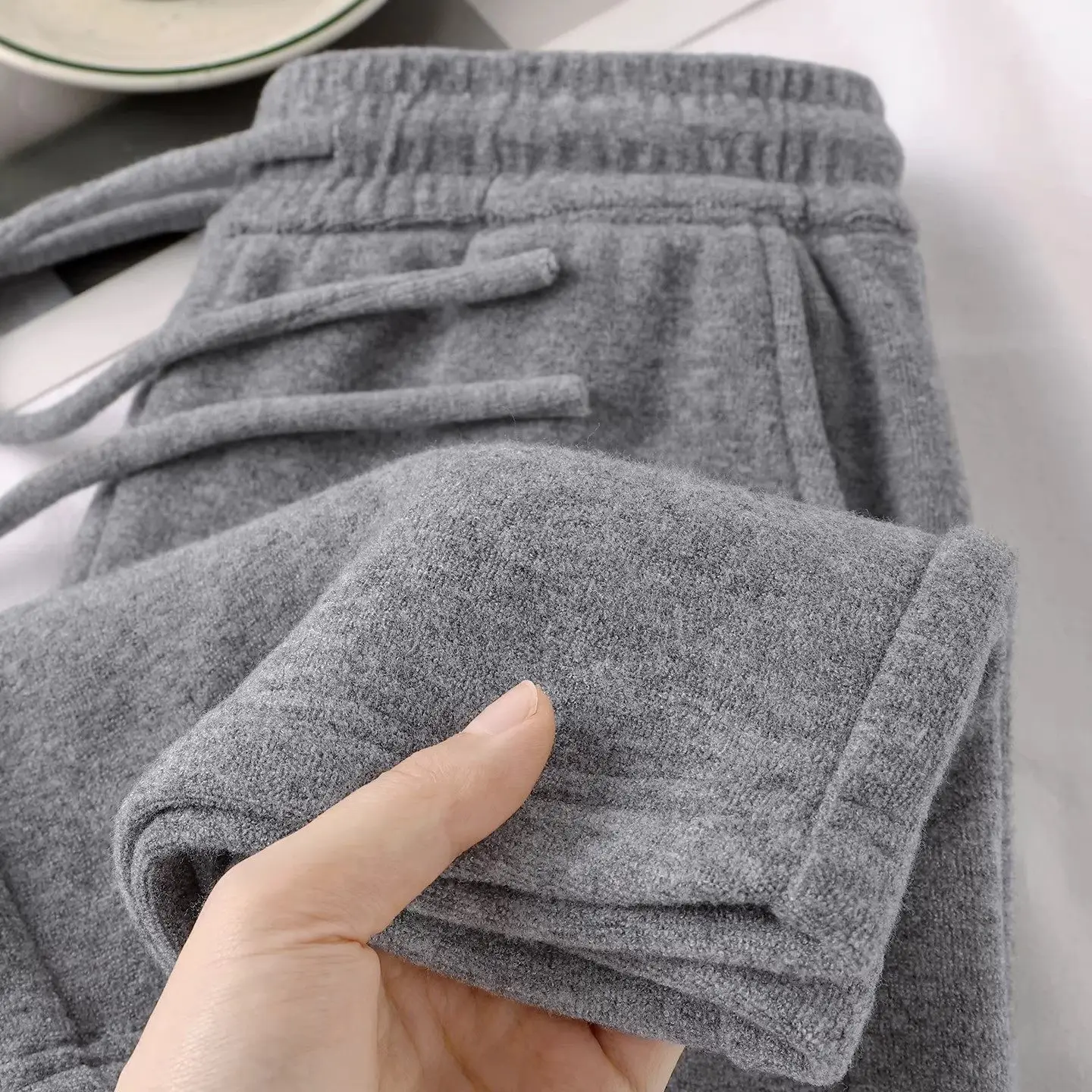 Thiened Warm Towel Velour Wide Leg Pants Women's Loose Drapey Soft Stiy Rice Pants Casual Straight Leg Trousers
Thiened Warm Towel Velour Wide Leg Pants Women's Loose Drapey Soft Stiy Rice Pants Casual Straight Leg Trousers