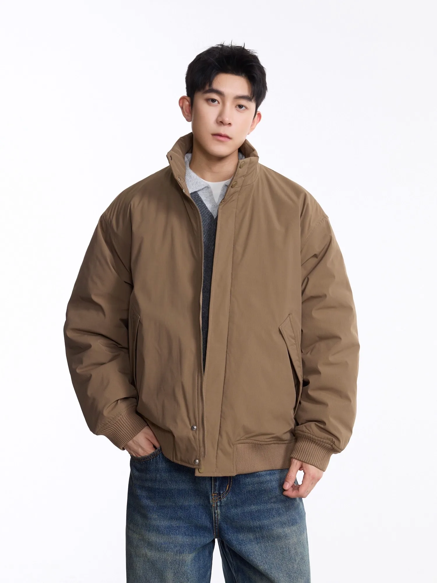 Men's American Retro Stand Collar Harrington Khaki Cotton Jaet Winter New Loose Casual Warm Zipper Coat Youth ular
Men's American Retro Stand Collar Harrington Khaki Cotton Jaet Winter New Loose Casual Warm Zipper Coat Youth ular