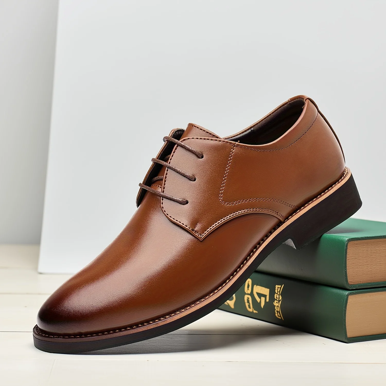 Мужские черные модельные туфли из искусственной кожи на шнуровке с круглым носком и резиновой подошвой для деловых повседневных мероприятий и официальных мероприятий
Мужские черные модельные туфли из искусственной кожи на шнуровке с круглым носком и резиновой подошвой для деловых повседневных мероприятий и официальных мероприятий