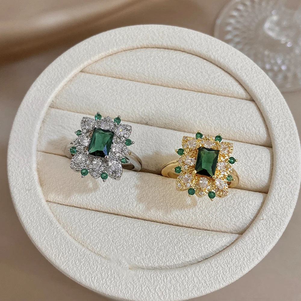 DODOHAO Vintage Flower Green Zircon Inlaid Copper Ring for Women Luxury Golden Silvery Waterproof Open Ring Party Jewelry Gift
DODOHAO Vintage Flower Green Zircon Inlaid Copper Ring for Women Luxury Golden Silvery Waterproof Open Ring Party Jewelry Gift