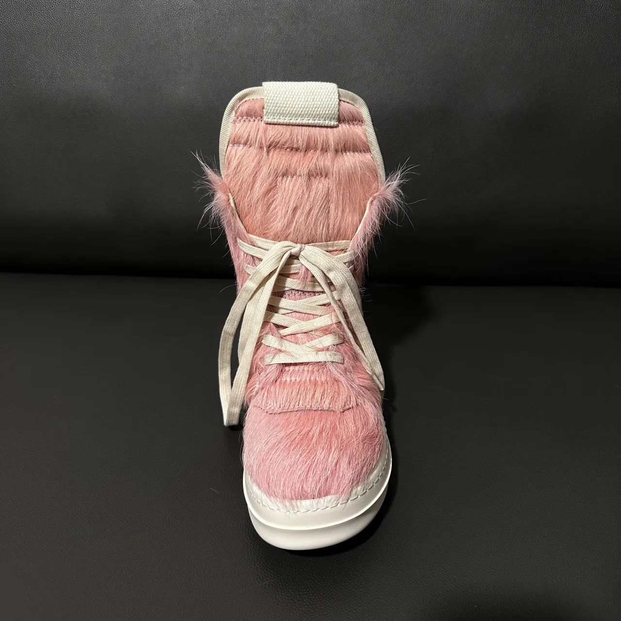 Fashion Men Ankle Boot Pink Horsehair Boots Women Sneaker Black Horse Hair High Top Shoe Ro Luxury Casual Shoes Zipper Sneakers
Fashion Men Ankle Boot Pink Horsehair Boots Women Sneaker Black Horse Hair High Top Shoe Ro Luxury Casual Shoes Zipper Sneakers