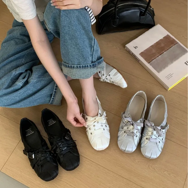 Women's Satin Ballet Flat Mary Janes Square Toe Bow & Rivet Decor Flat Heel French Vintage Casual Shoes Spring 2026
Women's Satin Ballet Flat Mary Janes Square Toe Bow & Rivet Decor Flat Heel French Vintage Casual Shoes Spring 2026
