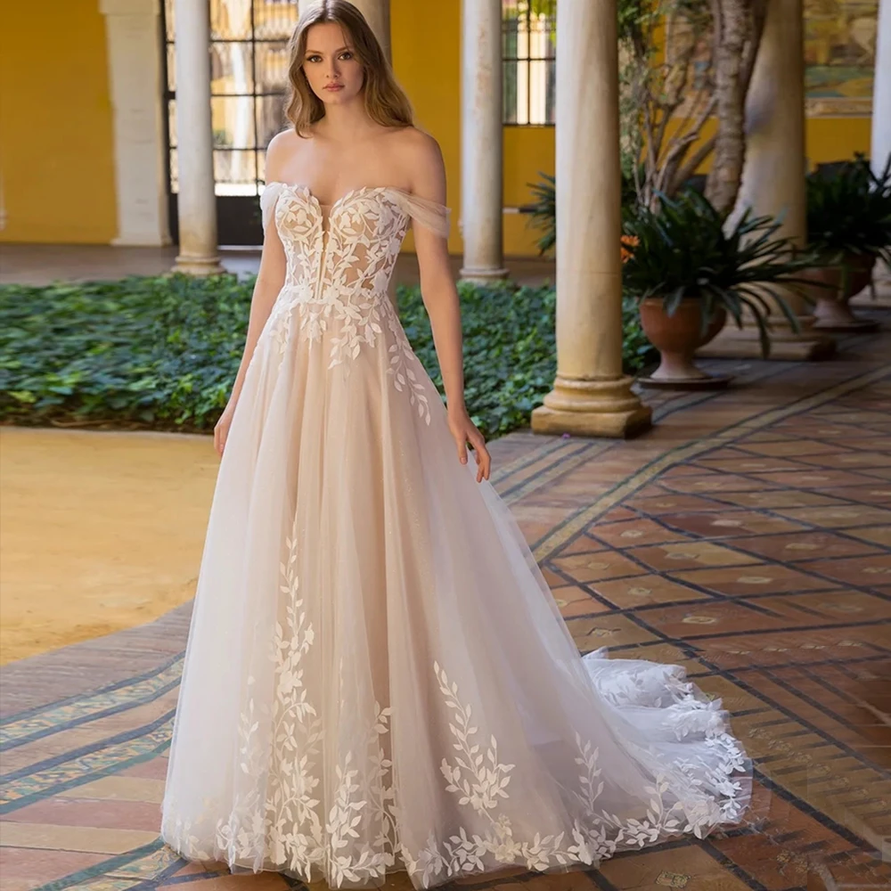 Charming Off Shoulder Wedding Dresses with Lace Court Train Bridal Gowns New Beach Soft Tulle Vestido De Novia
Charming Off Shoulder Wedding Dresses with Lace Court Train Bridal Gowns New Beach Soft Tulle Vestido De Novia