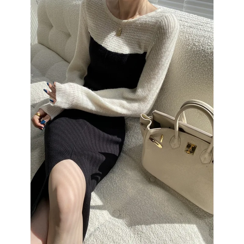 Black And White Patchwork Sweater Base Dress Autumn New Mid-Length Slit Knitted Dress Women
Black And White Patchwork Sweater Base Dress Autumn New Mid-Length Slit Knitted Dress Women