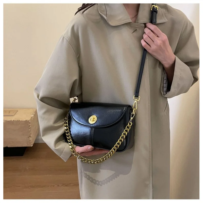 Luxury Women's Messenger Bag Made Of Premium Leather Featuring Paris Elegant Vintage Daily Stylish Look
Luxury Women's Messenger Bag Made Of Premium Leather Featuring Paris Elegant Vintage Daily Stylish Look