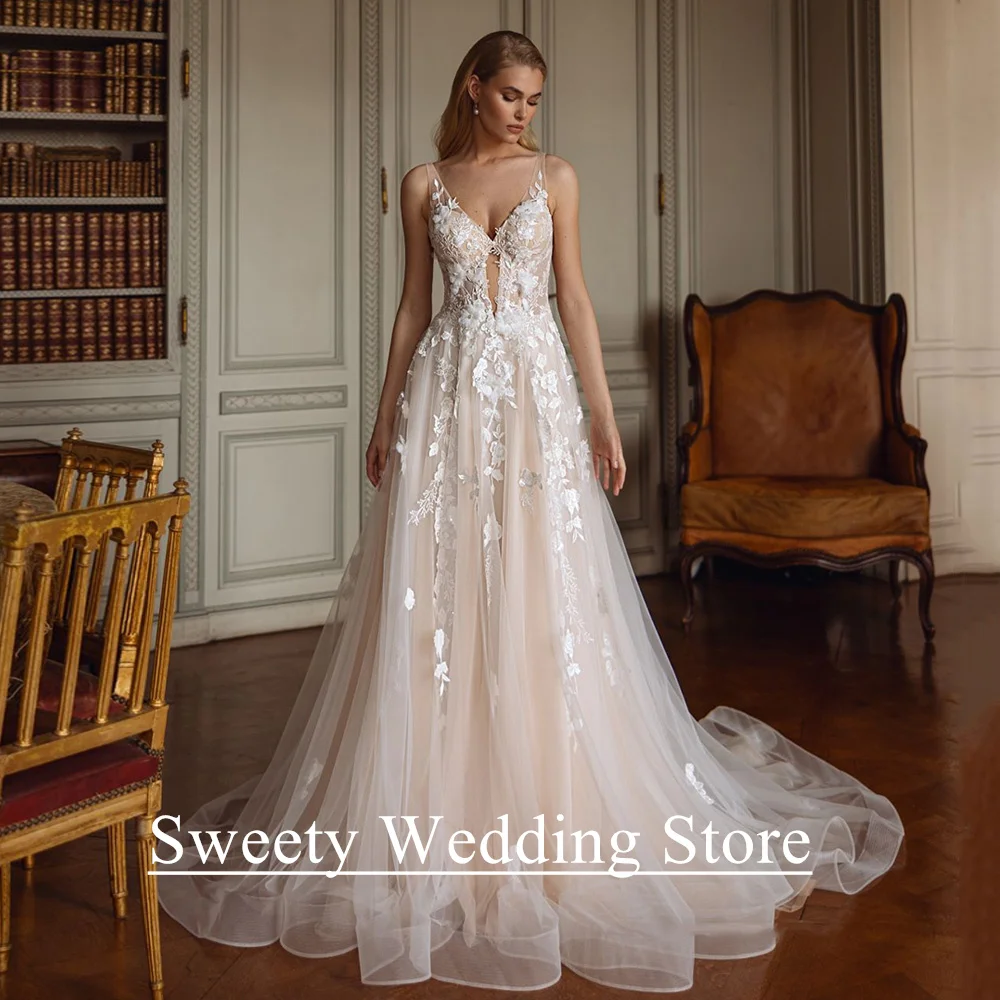 Sexy Champagne Wedding Dress Customized V Neck Sleeveless Flower Applique Sweep Train Robe De Mariage Bridal Dresses for Bride
Sexy Champagne Wedding Dress Customized V Neck Sleeveless Flower Applique Sweep Train Robe De Mariage Bridal Dresses for Bride
