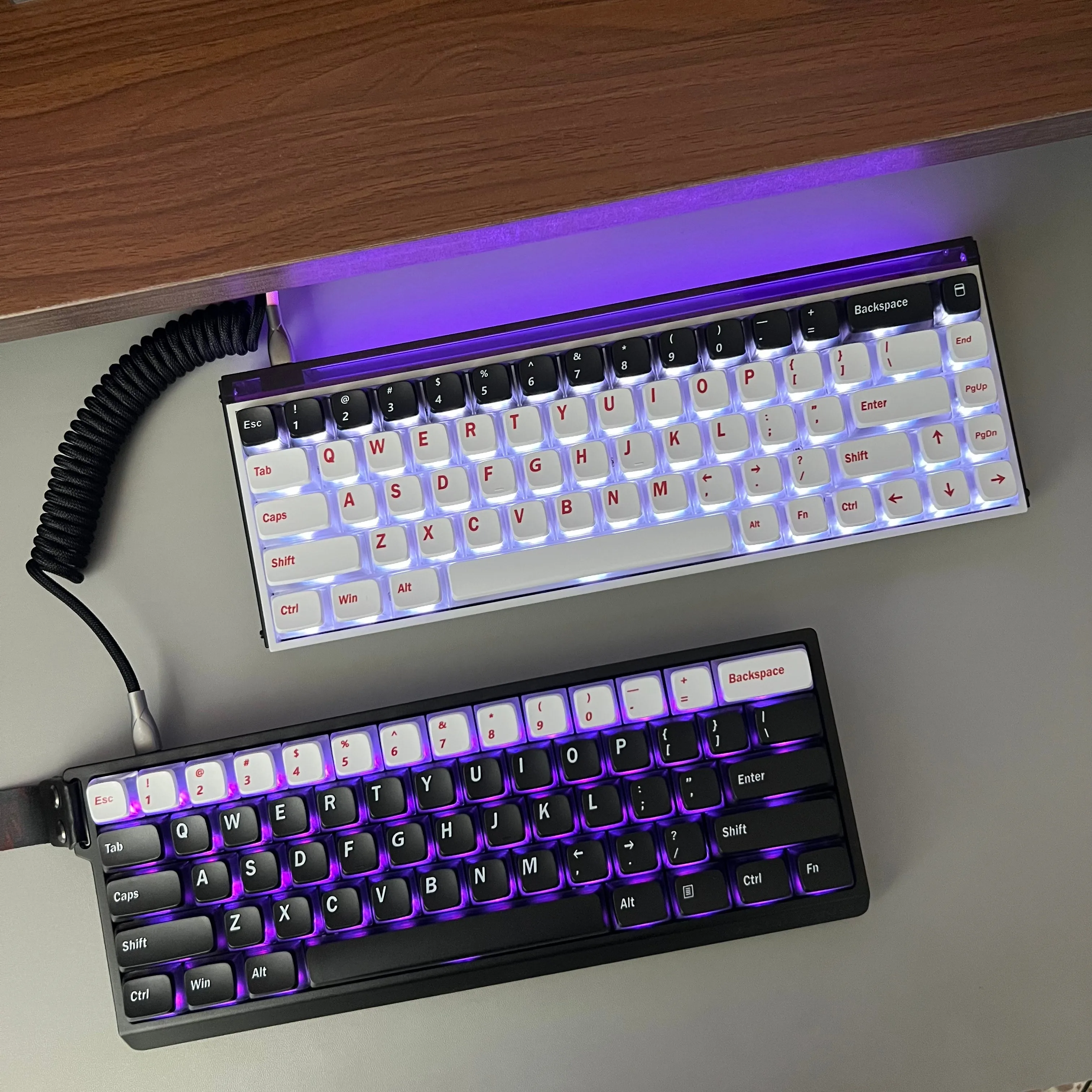 Black and white double magic lamp four-sided transparent keycap PBT material supports wootingEZ60MAD60 MADE68
Black and white double magic lamp four-sided transparent keycap PBT material supports wootingEZ60MAD60 MADE68