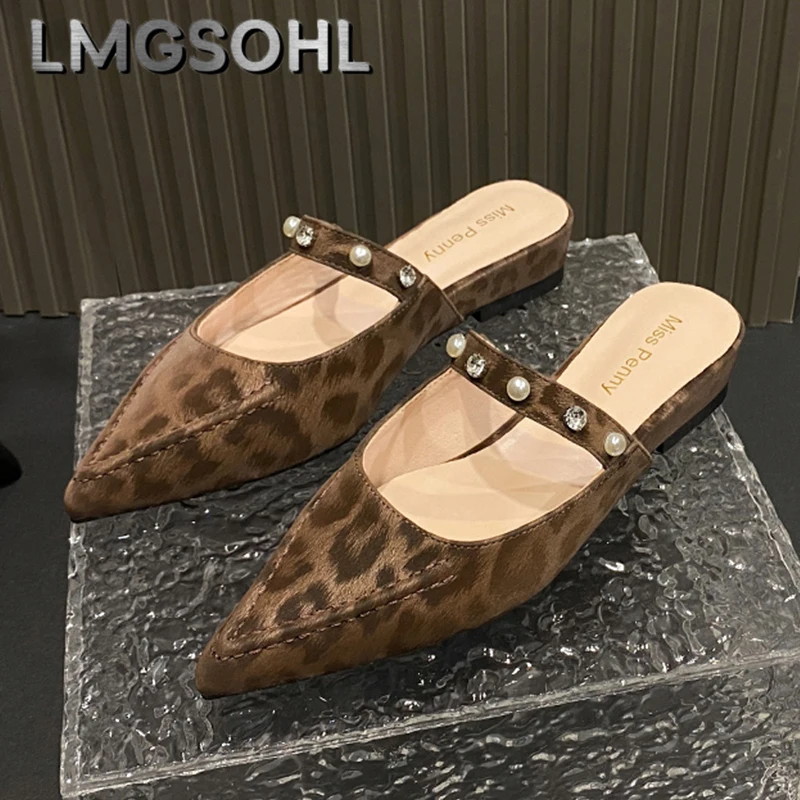 Leopard Women Slippers Sexy Pointed Toe Shoes Crystal Pearl Sandals Summer 2025 Luxury Brand Dress Shoes Casual Slides De Mujer
Leopard Women Slippers Sexy Pointed Toe Shoes Crystal Pearl Sandals Summer 2025 Luxury Brand Dress Shoes Casual Slides De Mujer