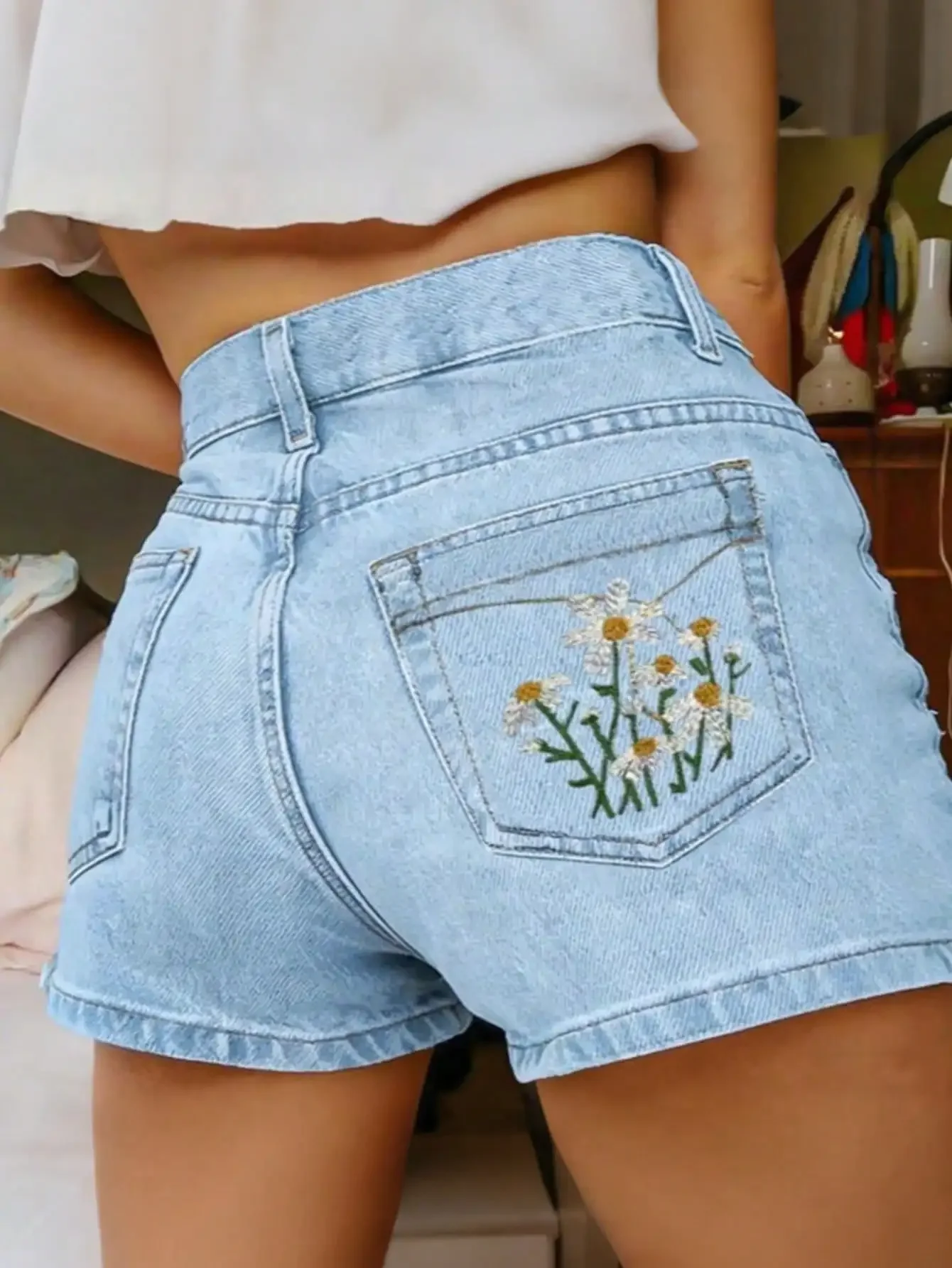 New Bamboo Knot Embroidered Elastic Casual Denim Shorts For Women Summer
New Bamboo Knot Embroidered Elastic Casual Denim Shorts For Women Summer