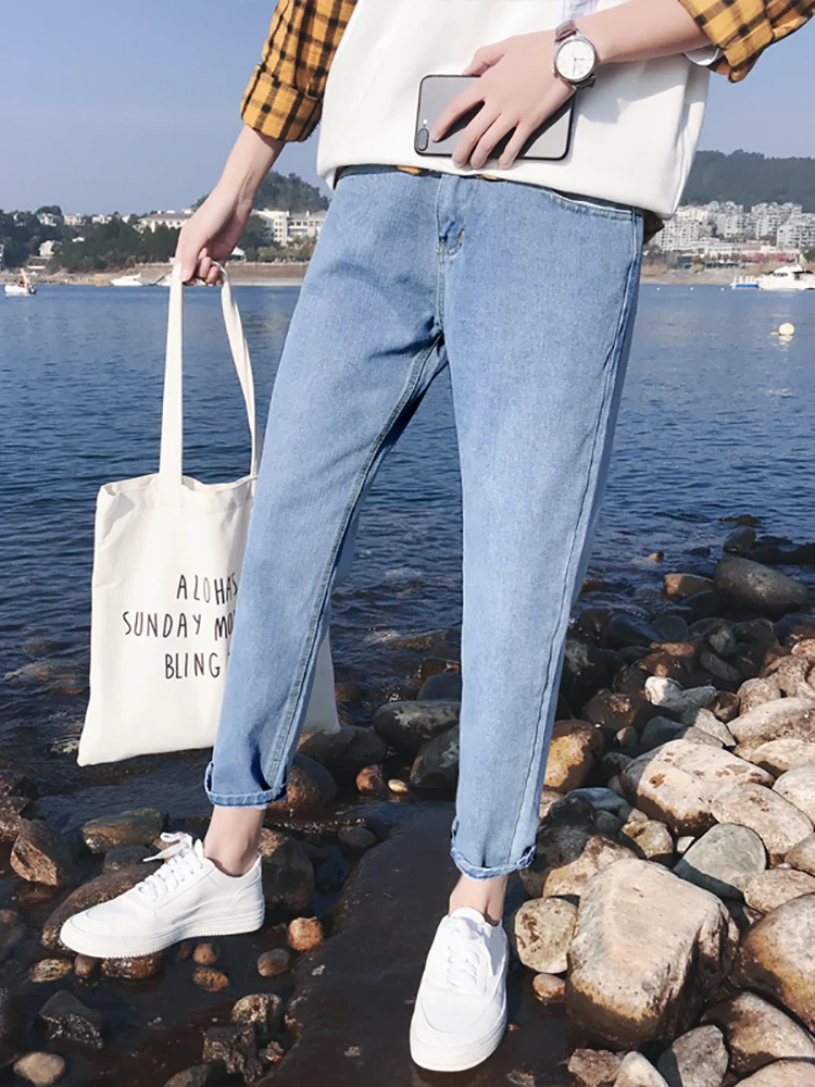 Hong Kong Style Men's Loose Straight Leg Jeans Student Casual Fashion Autumn New Korean Version Harajuku Nine Points Slim Fit
Hong Kong Style Men's Loose Straight Leg Jeans Student Casual Fashion Autumn New Korean Version Harajuku Nine Points Slim Fit